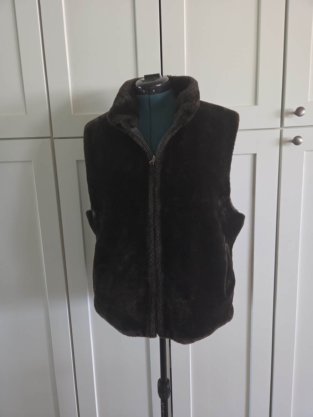 Plush Faux Fur Zip-Up Vest - Dark Brown Size L